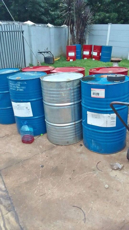 55 Gallon Used Metal Drums - Dobbs Ferry NY 10522