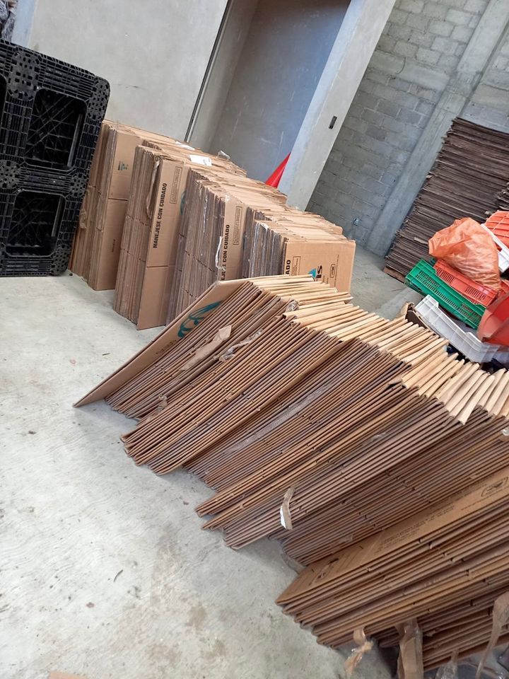 Used 18 x 18 x 24 Moving Boxes -  Los Angeles CA 90011
