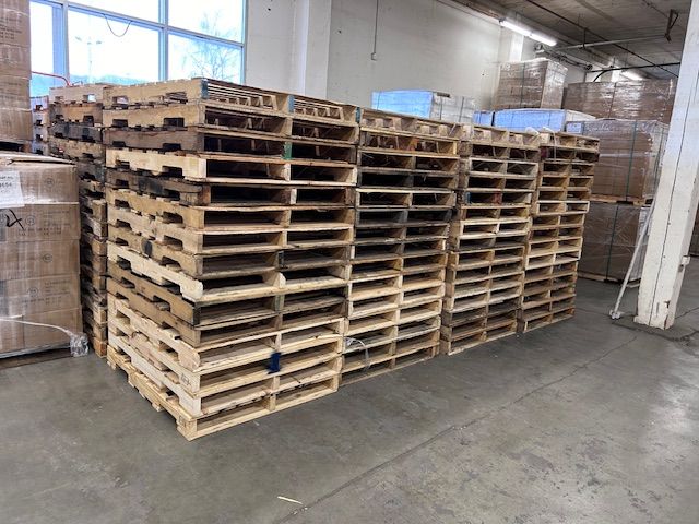 48 x 40 Hardwood Grade B Wooden Pallets - San Diego CA 92105