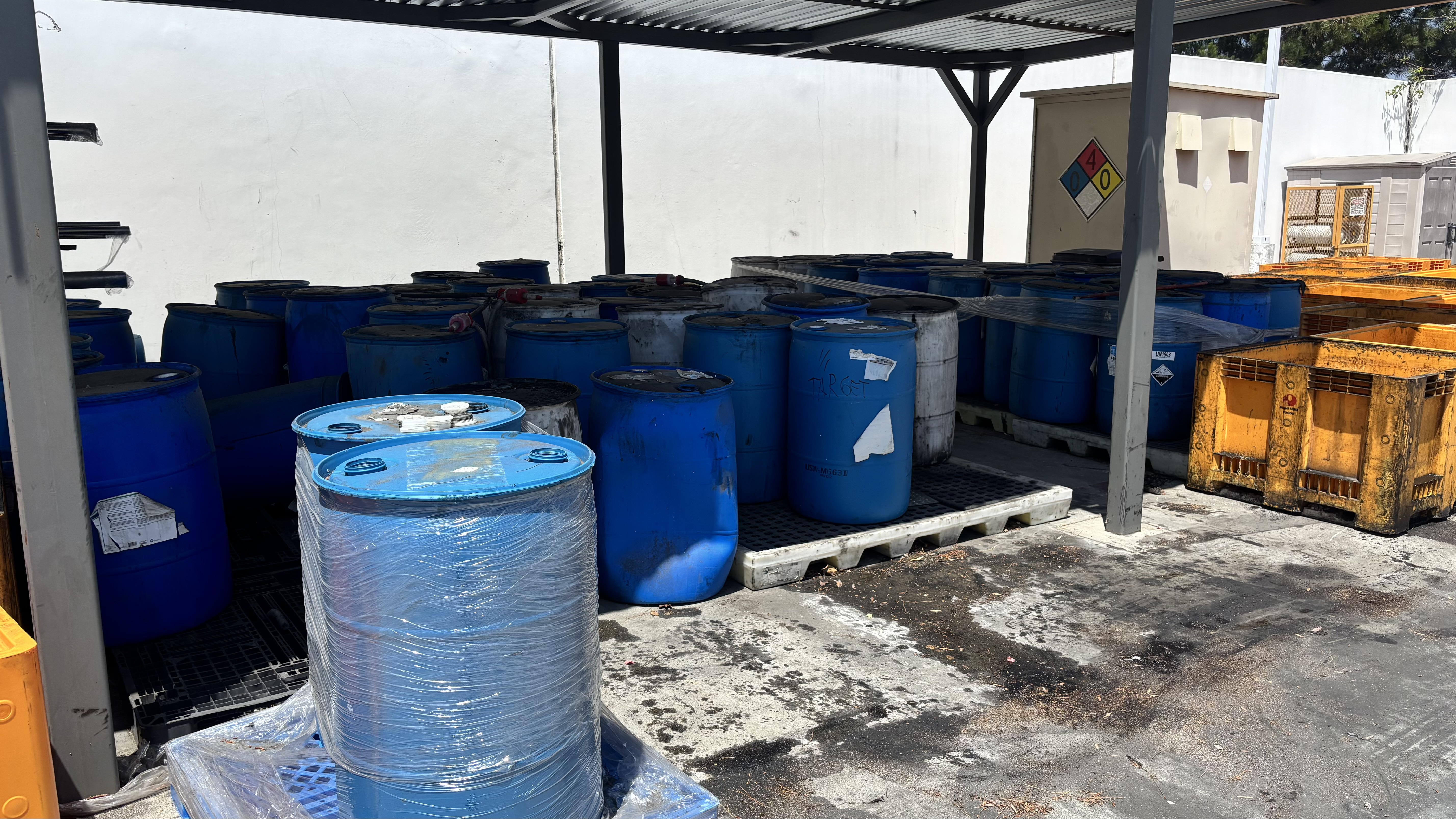 Used 23x23x35 Plastic Drums - Rancho Cucamonga, CA 91730