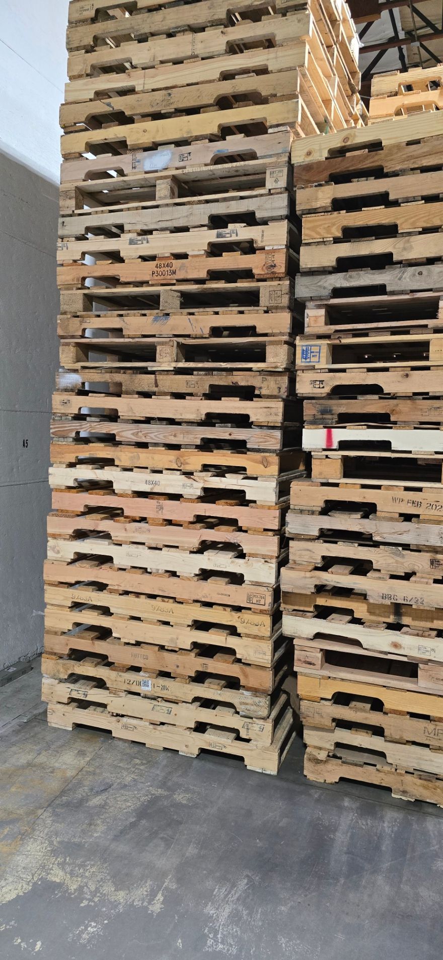 Used 48x40 Wooden Pallets - Salt Lake City, Utah 84104