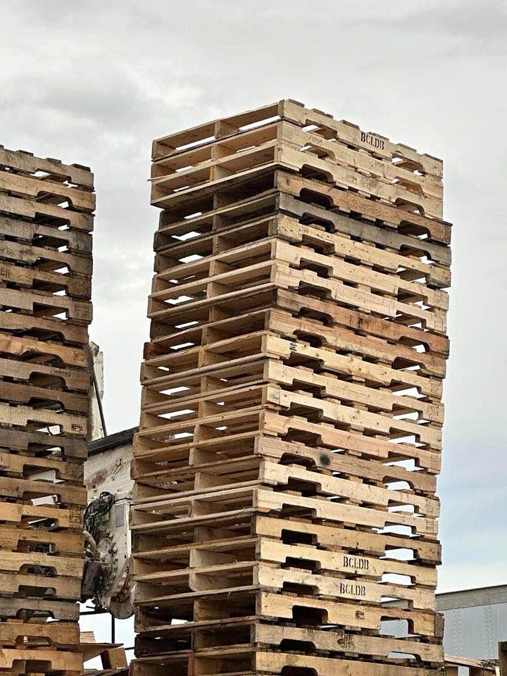 48 x 40 Used 2-Way Stringer Pallets - Van Nuys CA 91406