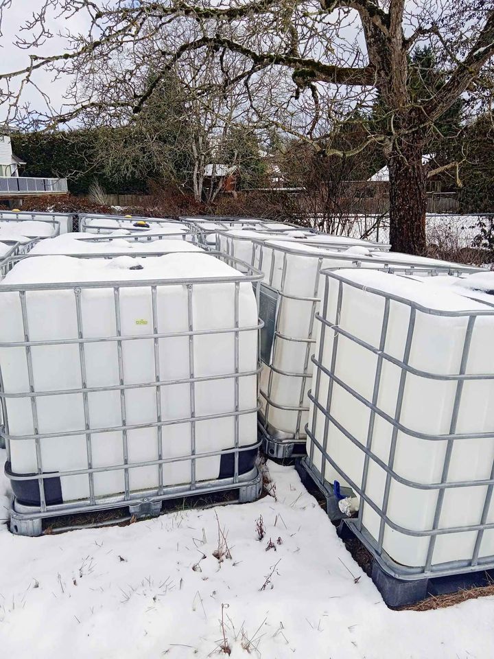 275 Gallon (Food Grade) Reconditioned IBC Totes - Eagle River AK 99577