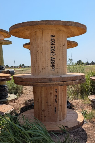 84 X 45 X 42 Wooden Spools - Abilene, TX 79563