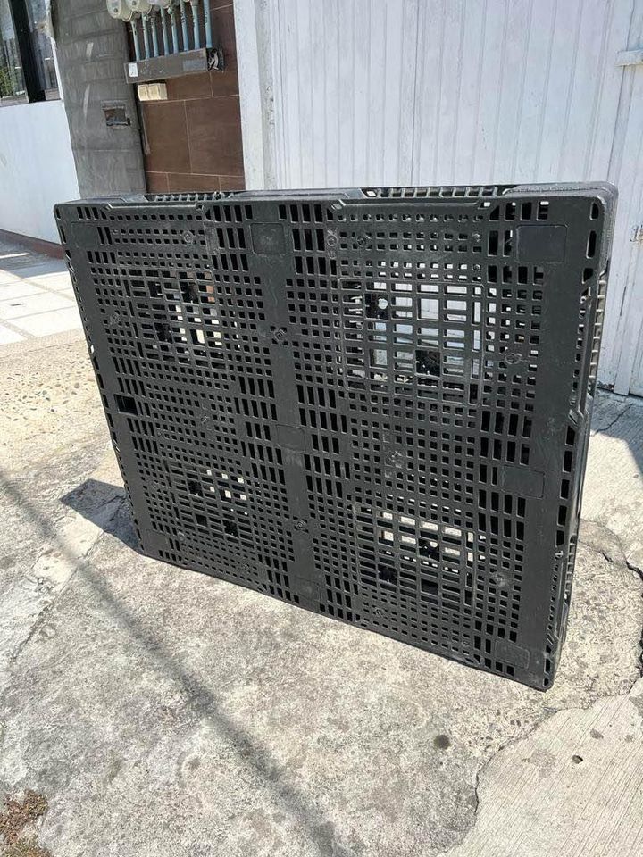 48 x 40 Rackable Used Plastic Pallets - Natchez MS 39120