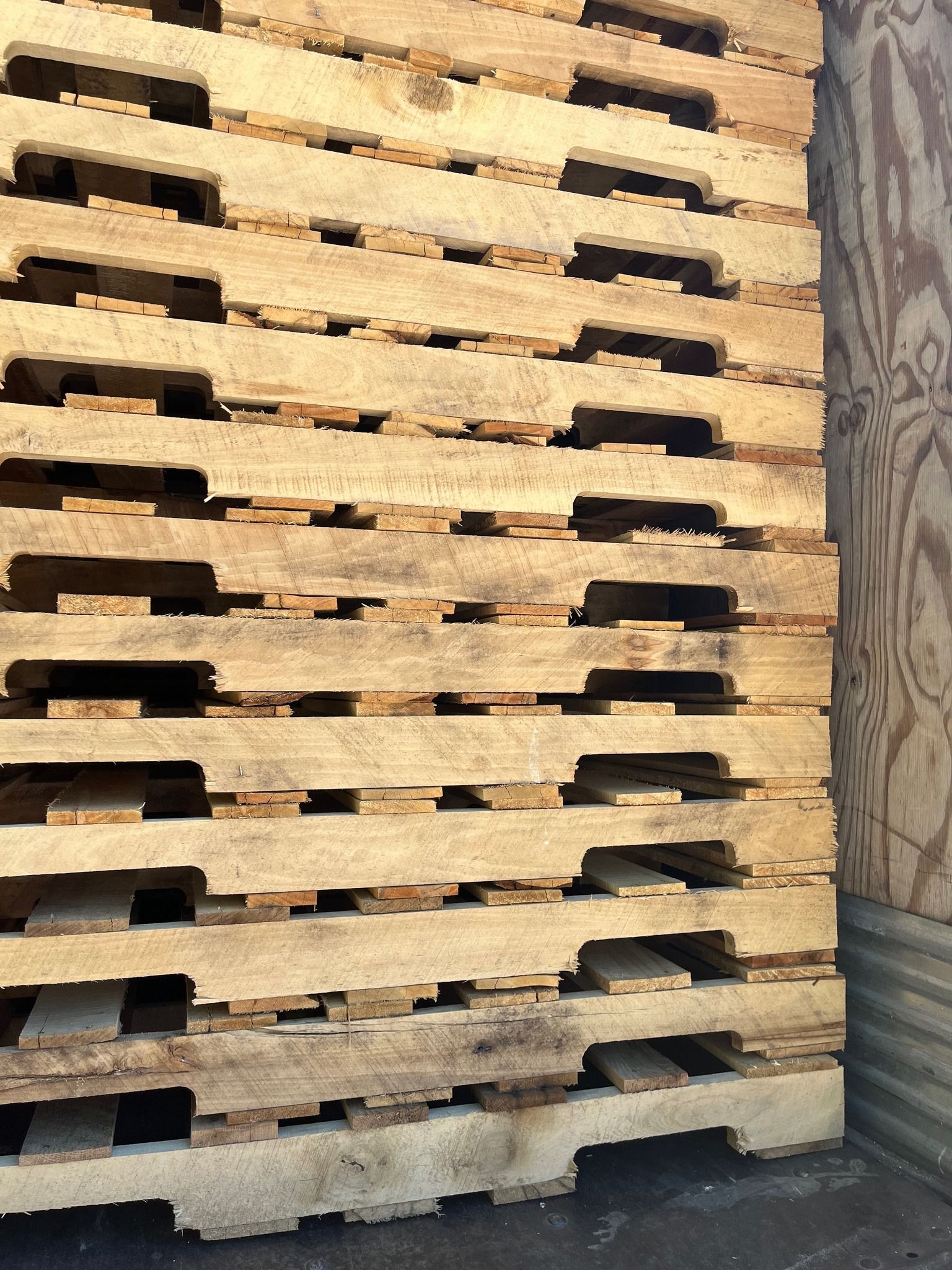 48 x 40 Cores Pallet 4-way Stringer - Indio, CA 92201