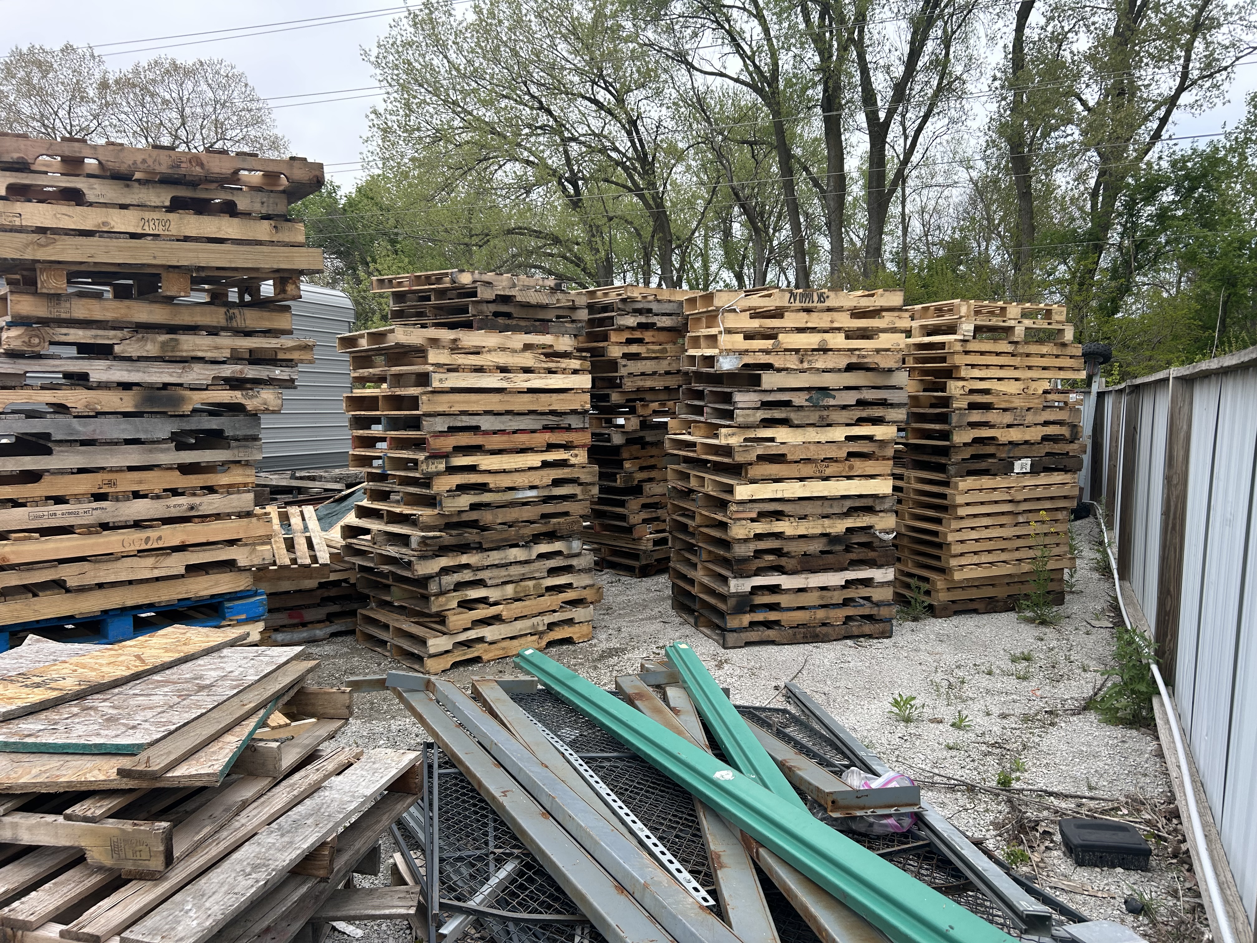Grade B 48x40x6 Pallets - Boone, IA 50036