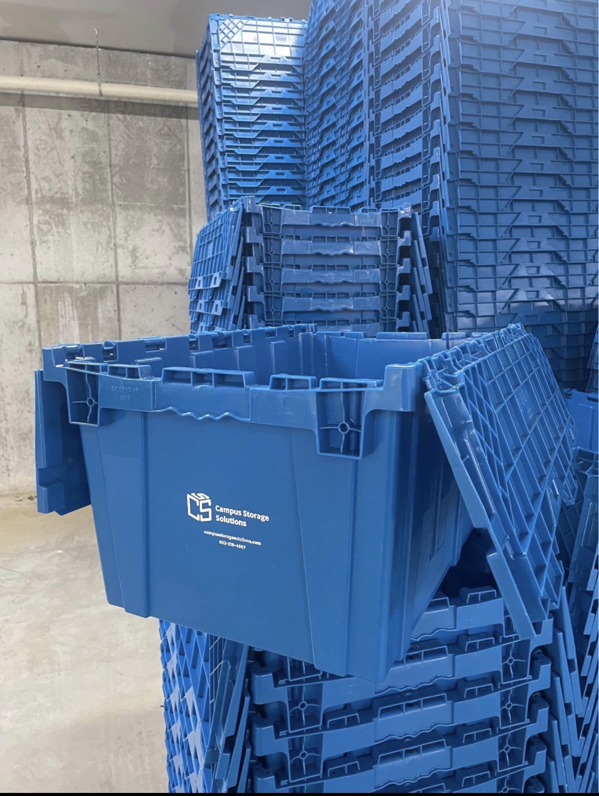 Like New 27x17x12.8 Plastic Crates - Williston, VT 05495